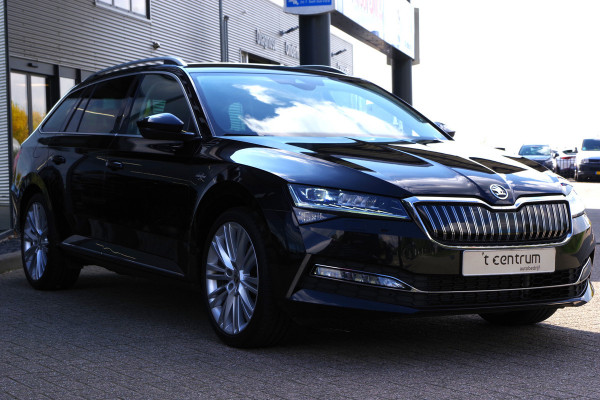 Škoda Superb Combi 1.4 TSI iV Laurin & Klement 218 PK PHEV, Leder, Trekhaak, Memory, Canton Sound, 4 x Stoelverwarming, Camera