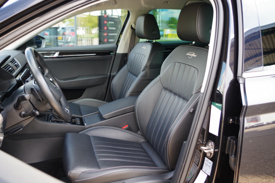 Škoda Superb Combi 1.4 TSI iV Laurin & Klement 218 PK PHEV, Leder, Trekhaak, Memory, Canton Sound, 4 x Stoelverwarming, Camera