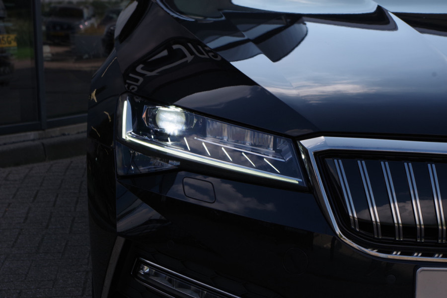 Škoda Superb Combi 1.4 TSI iV Laurin & Klement 218 PK PHEV, Leder, Trekhaak, Memory, Canton Sound, 4 x Stoelverwarming, Camera