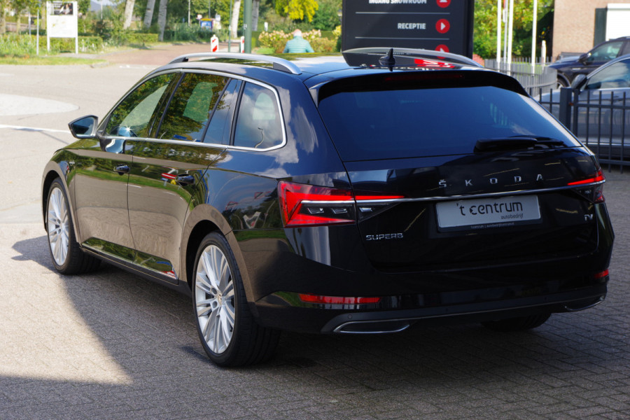 Škoda Superb Combi 1.4 TSI iV Laurin & Klement 218 PK PHEV, Leder, Trekhaak, Memory, Canton Sound, 4 x Stoelverwarming, Camera