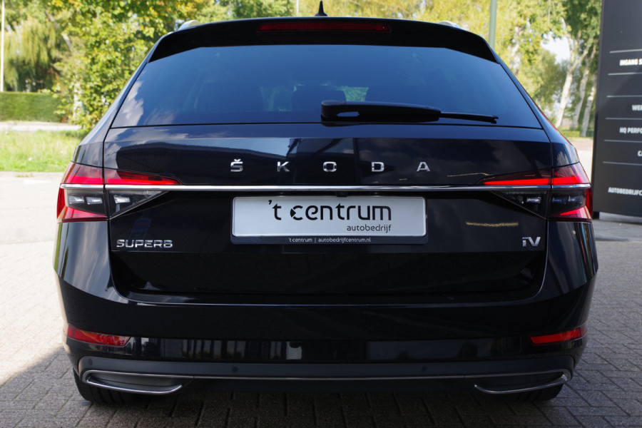 Škoda Superb Combi 1.4 TSI iV Laurin & Klement 218 PK PHEV, Leder, Trekhaak, Memory, Canton Sound, 4 x Stoelverwarming, Camera