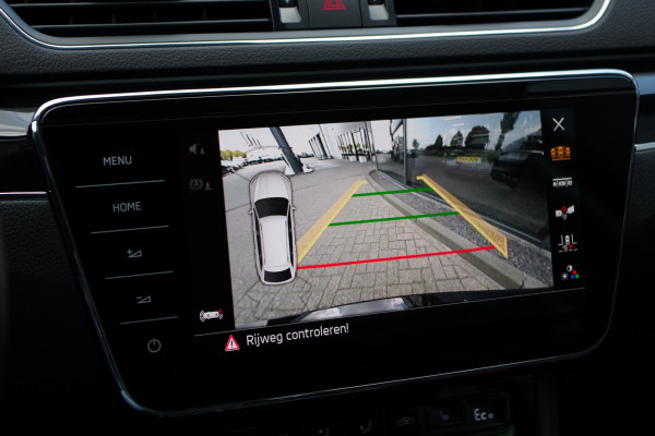 Škoda Superb Combi 1.4 TSI iV Laurin & Klement 218 PK PHEV, Leder, Trekhaak, Memory, Canton Sound, 4 x Stoelverwarming, Camera