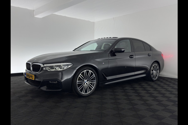 BMW 5 Serie 520i High Executive Edition M-Sportpack Aut. *PANO | LUXURY-LEATHER | FULL-LED | HARMAN/KARDON | MEMORY-PACK | DIGI-COCKPIT | NAVI-FULLMAP | HEATED-SPORTSEATS | DAB+ | AMBIENT-LIGHT | ECC | PDC | CRUISE | 19''ALU*