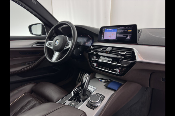 BMW 5 Serie 520i High Executive Edition M-Sportpack Aut. *PANO | LUXURY-LEATHER | FULL-LED | HARMAN/KARDON | MEMORY-PACK | DIGI-COCKPIT | NAVI-FULLMAP | HEATED-SPORTSEATS | DAB+ | AMBIENT-LIGHT | ECC | PDC | CRUISE | 19''ALU*