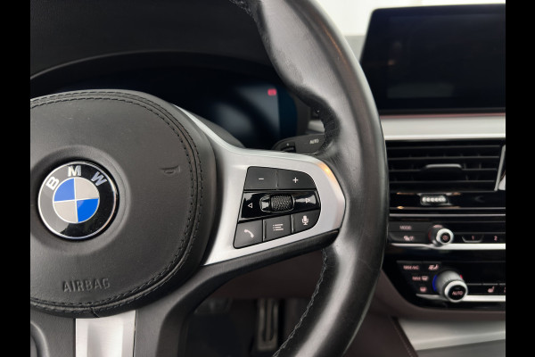BMW 5 Serie 520i High Executive Edition M-Sportpack Aut. *PANO | LUXURY-LEATHER | FULL-LED | HARMAN/KARDON | MEMORY-PACK | DIGI-COCKPIT | NAVI-FULLMAP | HEATED-SPORTSEATS | DAB+ | AMBIENT-LIGHT | ECC | PDC | CRUISE | 19''ALU*
