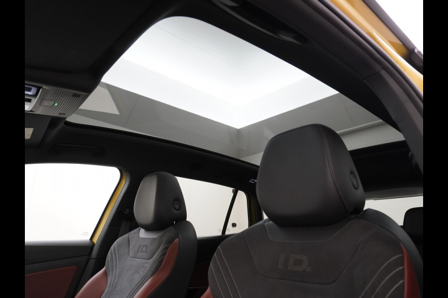 Volkswagen ID.4 Pro Max 77kWh Ergo-Active Elek. Stoelen Memory Leer/Alcantara Trekhaak Warmtepomp Panoramadak Head-Up 360°Camera Apple Carplay A Adap.Cruise Elek.Achterklep Stoel+Stuurverwarming DAB Keyless Advanced 1e Eigenaar Origineel Nederlandse Auto Zeer Compleet! Volkswagen ID.4 Pro Max 77kWh Ergo-Active Elek. Stoelen Memory Leer/Alcantara Trekhaak Warmtepomp Panoramadak Head-Up 360°Camera Apple Carplay A Adap.Cruise Elek.Achterklep Stoel+Stuurverwarming DAB Keyless Advanced 1e Eigenaar Origineel Nederlandse Auto Zeer Compleet!