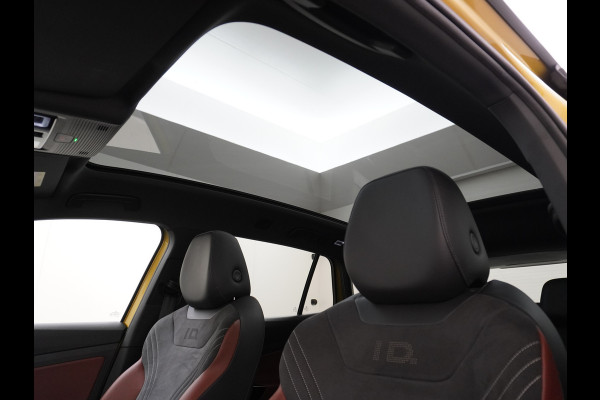 Volkswagen ID.4 Pro Max 77kWh Ergo-Active Elek. Stoelen Memory Leer/Alcantara Trekhaak Warmtepomp Panoramadak Head-Up 360°Camera Apple Carplay A Adap.Cruise Elek.Achterklep Stoel+Stuurverwarming DAB Keyless Advanced 1e Eigenaar Origineel Nederlandse Auto Zeer Compleet! Volkswagen ID.4 Pro Max 77kWh Ergo-Active Elek. Stoelen Memory Leer/Alcantara Trekhaak Warmtepomp Panoramadak Head-Up 360°Camera Apple Carplay A Adap.Cruise Elek.Achterklep Stoel+Stuurverwarming DAB Keyless Advanced 1e Eigenaar Origineel Nederlandse Auto Zeer Compleet!