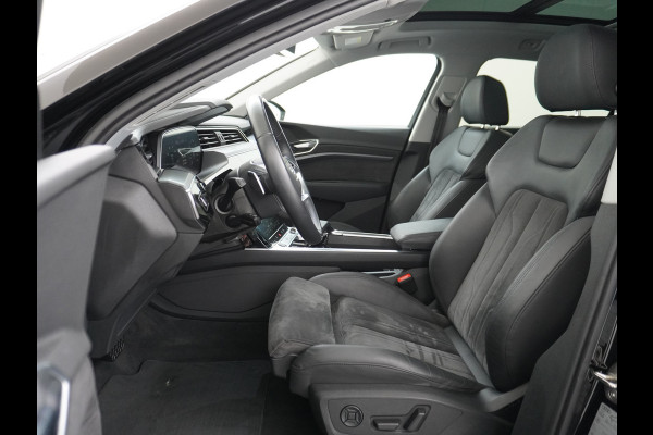 Audi e-tron 55 Quattro 95kWh 408PK Trekhaak Leder/Alcantara Panoramadak Adap.Cruise Navi Ecc Stoelverwarming Business Edition Plus Luchtvering Memory Lmv Elek.Achterklep Privacy Glas Keyless 1e Eigenaar 1.800KG Trekgewicht Zeer compleet!