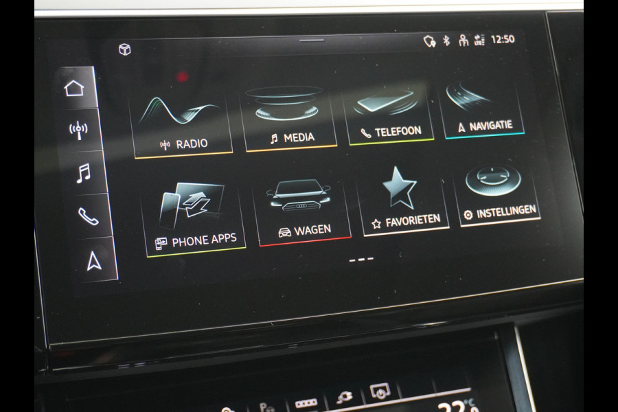Audi e-tron 55 Quattro 95kWh 408PK Trekhaak Leder/Alcantara Panoramadak Adap.Cruise Navi Ecc Stoelverwarming Business Edition Plus Luchtvering Memory Lmv Elek.Achterklep Privacy Glas Keyless 1e Eigenaar 1.800KG Trekgewicht Zeer compleet!