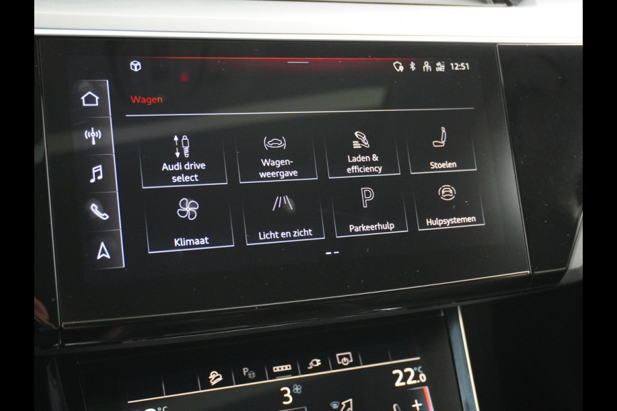 Audi e-tron 55 Quattro 95kWh 408PK Trekhaak Leder/Alcantara Panoramadak Adap.Cruise Navi Ecc Stoelverwarming Business Edition Plus Luchtvering Memory Lmv Elek.Achterklep Privacy Glas Keyless 1e Eigenaar 1.800KG Trekgewicht Zeer compleet!