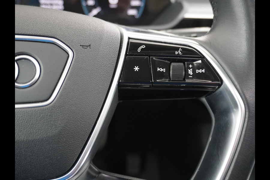Audi e-tron 55 Quattro 95kWh 408PK Trekhaak Leder/Alcantara Panoramadak Adap.Cruise Navi Ecc Stoelverwarming Business Edition Plus Luchtvering Memory Lmv Elek.Achterklep Privacy Glas Keyless 1e Eigenaar 1.800KG Trekgewicht Zeer compleet!