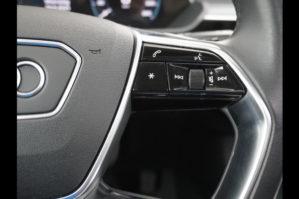 Audi e-tron 55 Quattro 95kWh 408PK Trekhaak Leder/Alcantara Panoramadak Adap.Cruise Navi Ecc Stoelverwarming Business Edition Plus Luchtvering Memory Lmv Elek.Achterklep Privacy Glas Keyless 1e Eigenaar 1.800KG Trekgewicht Zeer compleet!