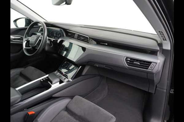 Audi e-tron 55 Quattro 95kWh 408PK Trekhaak Leder/Alcantara Panoramadak Adap.Cruise Navi Ecc Stoelverwarming Business Edition Plus Luchtvering Memory Lmv Elek.Achterklep Privacy Glas Keyless 1e Eigenaar 1.800KG Trekgewicht Zeer compleet!