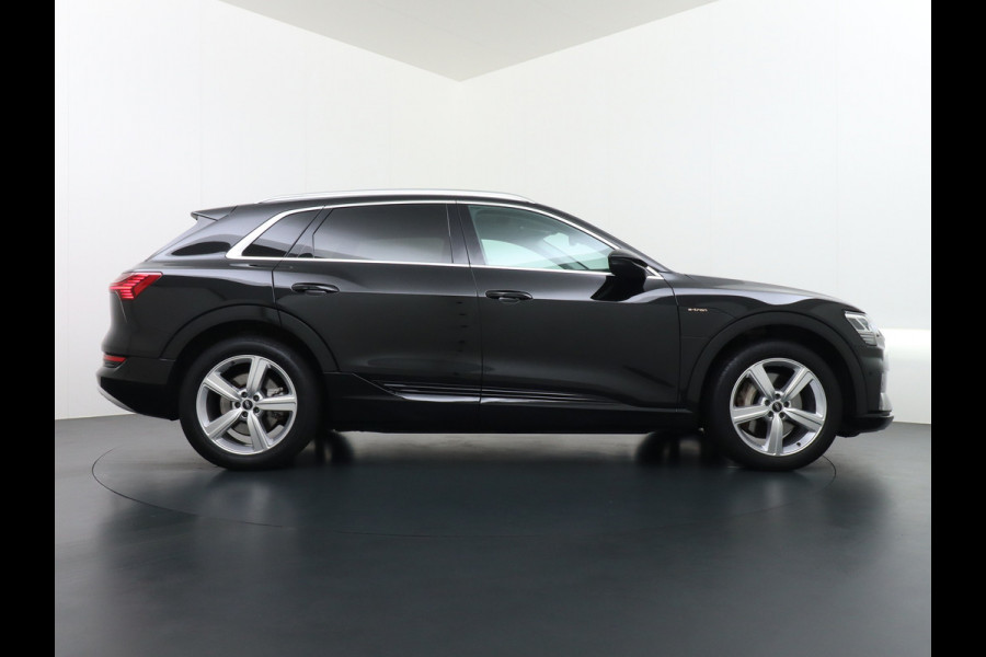 Audi e-tron 55 Quattro 95kWh 408PK Trekhaak Leder/Alcantara Panoramadak Adap.Cruise Navi Ecc Stoelverwarming Business Edition Plus Luchtvering Memory Lmv Elek.Achterklep Privacy Glas Keyless 1e Eigenaar 1.800KG Trekgewicht Zeer compleet!