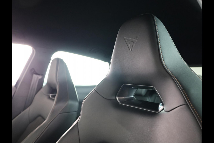 CUPRA Formentor 1.4 e-Hybrid VZ Performance 245pk | Trekhaak | Parkeercamera | Adaptieve cruise controle | Elektrisch verstelbare bestuurderstoel met geheugen