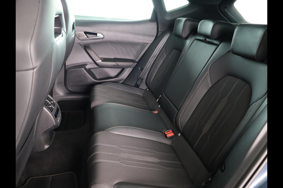 CUPRA Formentor 1.4 e-Hybrid VZ Performance 245pk | Trekhaak | Parkeercamera | Adaptieve cruise controle | Elektrisch verstelbare bestuurderstoel met geheugen