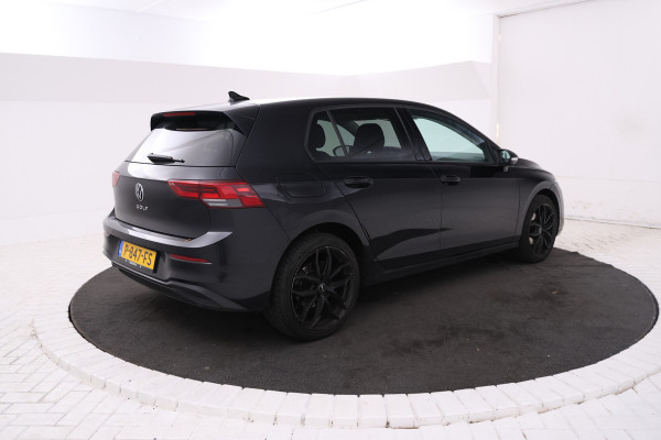 Volkswagen Golf 1.0 TSI Life 5  Deurs hatchback, Stoelverw. Apple carplay Volkswagen Golf 1.0 TSI Life 5  Deurs hatchback, Stoelverw. Apple carplay