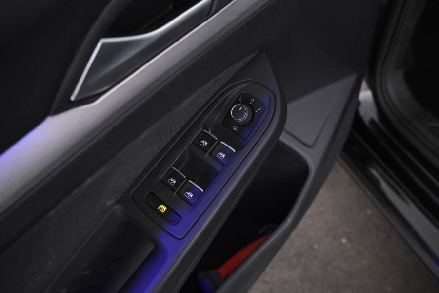 Volkswagen Golf 1.0 TSI Life 5  Deurs hatchback, Stoelverw. Apple carplay Volkswagen Golf 1.0 TSI Life 5  Deurs hatchback, Stoelverw. Apple carplay