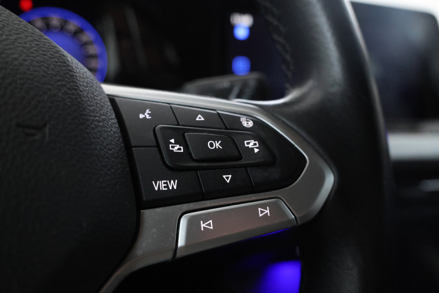 Volkswagen Golf 1.0 TSI Life 5  Deurs hatchback, Stoelverw. Apple carplay Volkswagen Golf 1.0 TSI Life 5  Deurs hatchback, Stoelverw. Apple carplay
