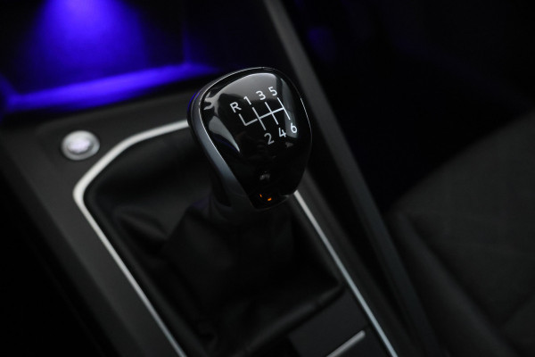 Volkswagen Golf 1.0 TSI Life 5  Deurs hatchback, Stoelverw. Apple carplay Volkswagen Golf 1.0 TSI Life 5  Deurs hatchback, Stoelverw. Apple carplay