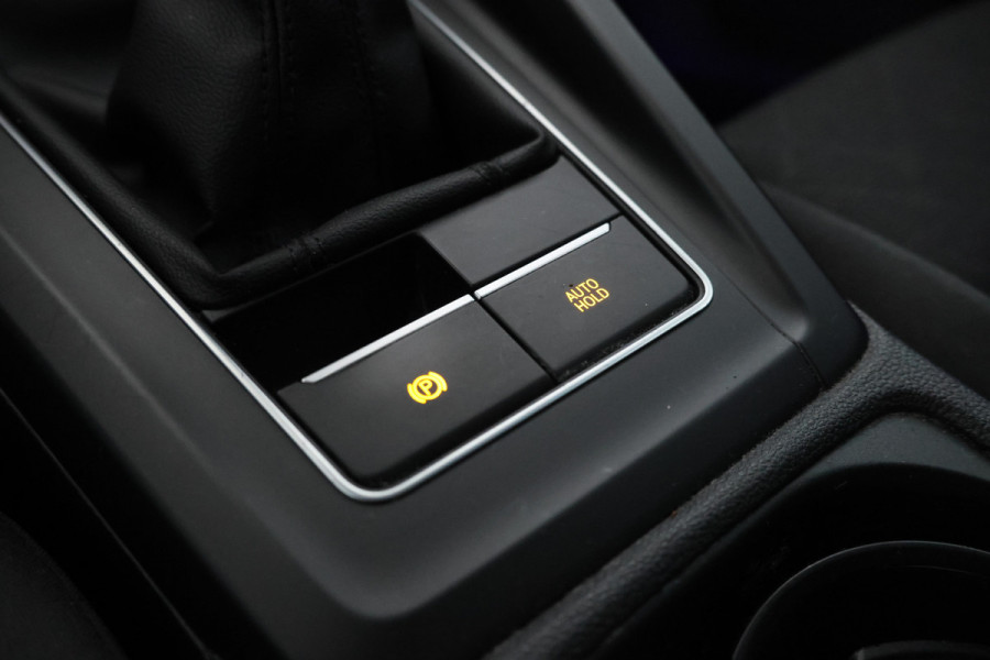 Volkswagen Golf 1.0 TSI Life 5  Deurs hatchback, Stoelverw. Apple carplay Volkswagen Golf 1.0 TSI Life 5  Deurs hatchback, Stoelverw. Apple carplay