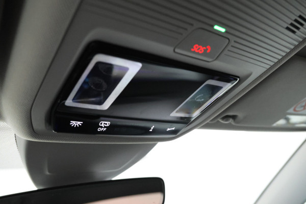 Volkswagen Golf 1.0 TSI Life 5  Deurs hatchback, Stoelverw. Apple carplay Volkswagen Golf 1.0 TSI Life 5  Deurs hatchback, Stoelverw. Apple carplay