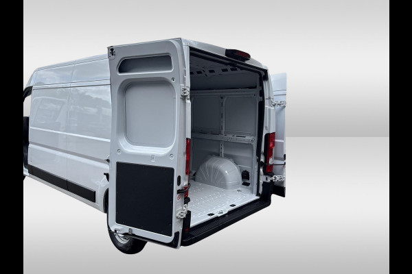 Fiat Ducato 35 L3H2 180 PK (BPM VRIJ) AIRCO CRUISE CONTROL CAMERA ACHTER GROOT NAVIGATIE SCHERM 270 GRADEN ACHTERDEUREN