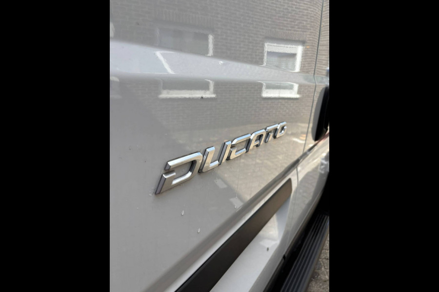 Fiat Ducato 35 L3H2 180 PK (BPM VRIJ) AIRCO CRUISE CONTROL CAMERA ACHTER GROOT NAVIGATIE SCHERM 270 GRADEN ACHTERDEUREN