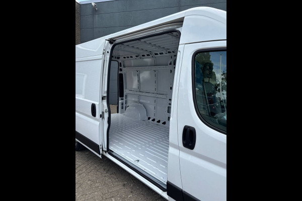 Fiat Ducato 35 L3H2 180 PK (BPM VRIJ) AIRCO CRUISE CONTROL CAMERA ACHTER GROOT NAVIGATIE SCHERM 270 GRADEN ACHTERDEUREN