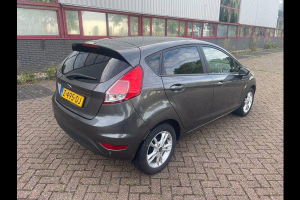 Ford Fiesta 1.0 EcoBoost Titanium / CarPlay Ford Fiesta 1.0 EcoBoost Titanium / CarPlay