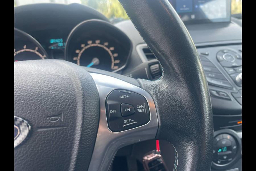 Ford Fiesta 1.0 EcoBoost Titanium / CarPlay Ford Fiesta 1.0 EcoBoost Titanium / CarPlay