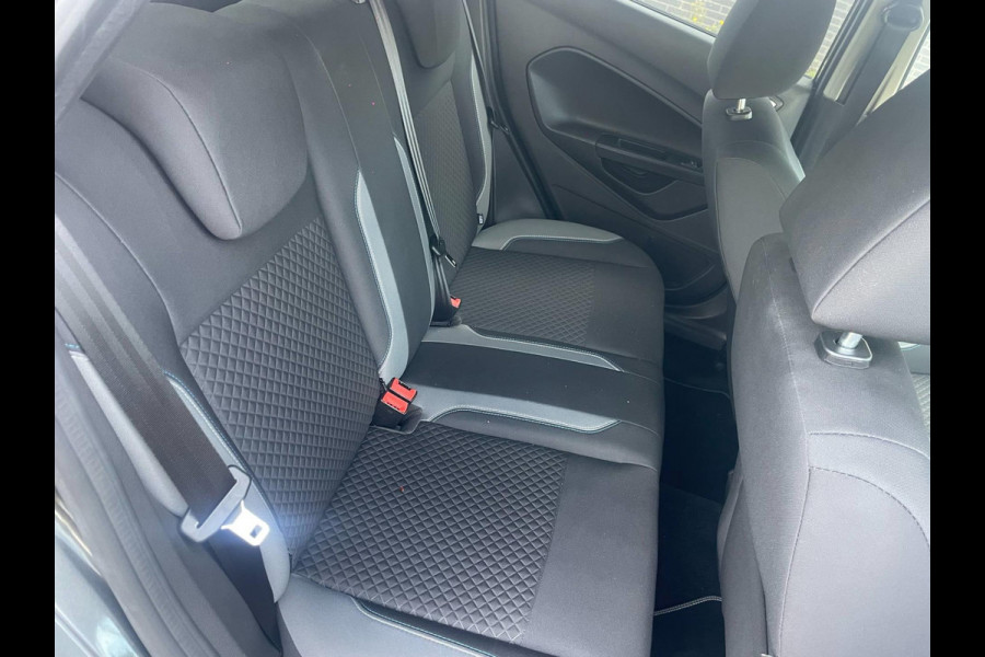 Ford Fiesta 1.0 EcoBoost Titanium / CarPlay Ford Fiesta 1.0 EcoBoost Titanium / CarPlay