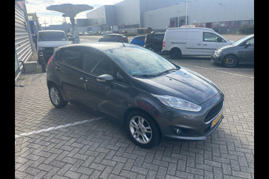 Ford Fiesta 1.0 EcoBoost Titanium / CarPlay Ford Fiesta 1.0 EcoBoost Titanium / CarPlay