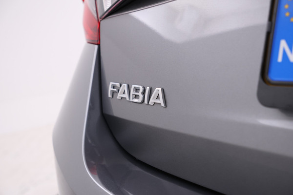Škoda Fabia 1.0 TSI Ambition Nieuw model, Apple carplay, Climate,