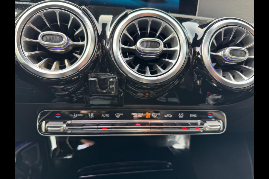 Mercedes-Benz CLA-Klasse 250 Pano 360 camera Sfeerverlichting Memory Mercedes-Benz CLA-Klasse 250 Pano 360 camera Sfeerverlichting Memory