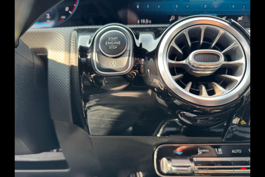 Mercedes-Benz CLA-Klasse 250 Pano 360 camera Sfeerverlichting Memory Mercedes-Benz CLA-Klasse 250 Pano 360 camera Sfeerverlichting Memory