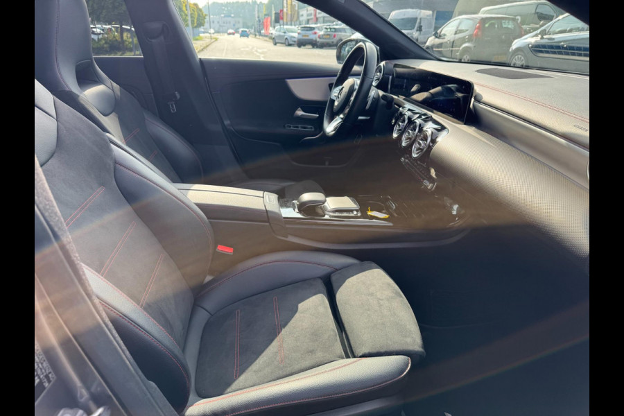 Mercedes-Benz CLA-Klasse 250 Pano 360 camera Sfeerverlichting Memory Mercedes-Benz CLA-Klasse 250 Pano 360 camera Sfeerverlichting Memory