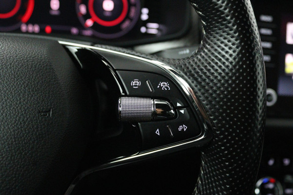Škoda Kodiaq 1.5 TSI Sportline Business (TREKHAAK, DIGITALE COCKPIT, STOEL/STUUR VERWARMING, CAMERA, ELEKTR STOELEN, SFEER) Škoda Kodiaq 1.5 TSI Sportline Business (TREKHAAK, DIGITALE COCKPIT, STOEL/STUUR VERWARMING, CAMERA, ELEKTR STOELEN, SFEER)