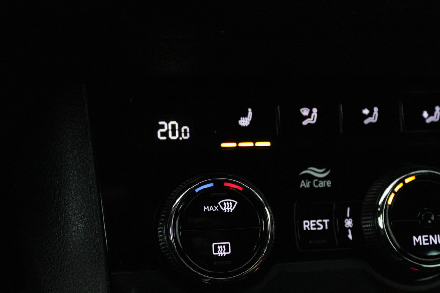 Škoda Kodiaq 1.5 TSI Sportline Business (TREKHAAK, DIGITALE COCKPIT, STOEL/STUUR VERWARMING, CAMERA, ELEKTR STOELEN, SFEER) Škoda Kodiaq 1.5 TSI Sportline Business (TREKHAAK, DIGITALE COCKPIT, STOEL/STUUR VERWARMING, CAMERA, ELEKTR STOELEN, SFEER)