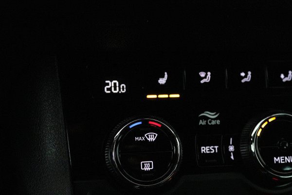 Škoda Kodiaq 1.5 TSI Sportline Business (TREKHAAK, DIGITALE COCKPIT, STOEL/STUUR VERWARMING, CAMERA, ELEKTR STOELEN, SFEER) Škoda Kodiaq 1.5 TSI Sportline Business (TREKHAAK, DIGITALE COCKPIT, STOEL/STUUR VERWARMING, CAMERA, ELEKTR STOELEN, SFEER)