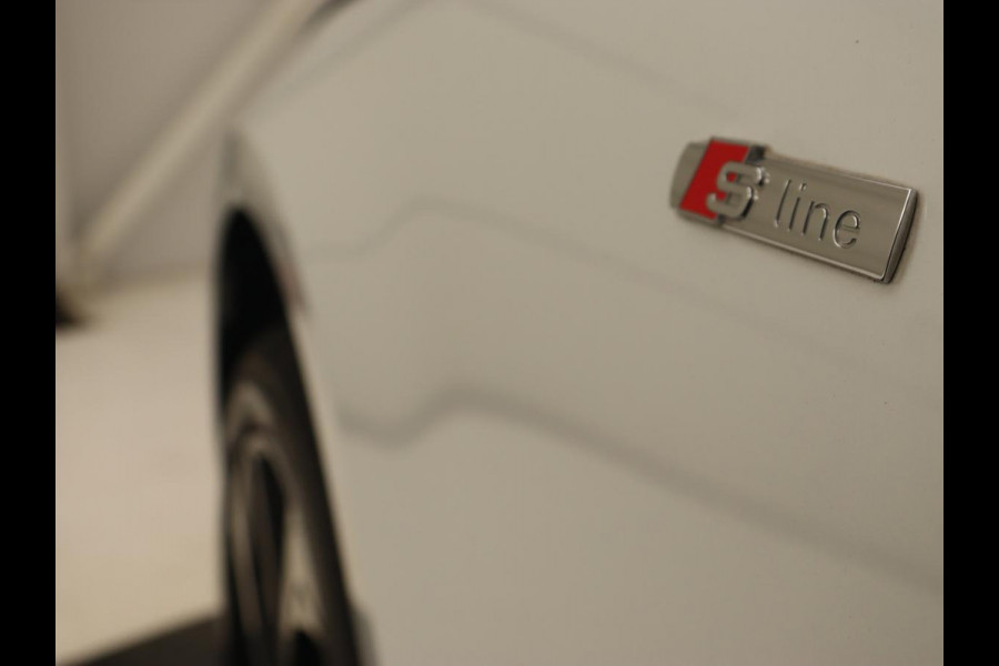 Audi A4 2.0 TFSI Sport S Line Edition | Panoramadak | Carplay | Virtual Cockpit | Sportstoelen | Half leder | Navigatie | Camera | Climate control | Parkeerhulp | Full LED Audi A4 2.0 TFSI Sport S Line Edition | Panoramadak | Carplay | Virtual Cockpit | Sportstoelen | Half leder | Navigatie | Camera | Climate control | Parkeerhulp | Full LED