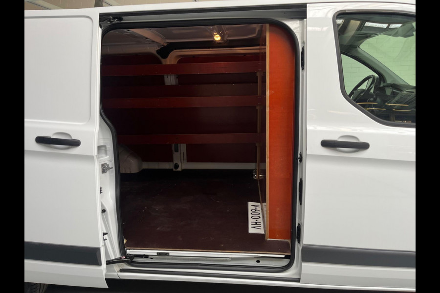 Ford Transit Custom 340 2.0 TDCI 131pk euro6 L2H1 Trend 3Persoons, Imperiaal, Achterklep, Omvormer v230, Trekhaak, RIJKLAARPRIJS!