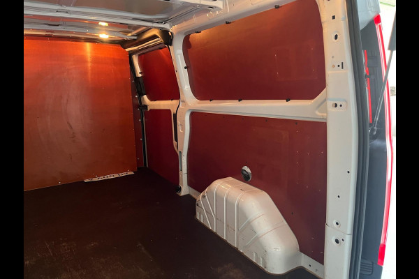 Ford Transit Custom 340 2.0 TDCI 131pk euro6 L2H1 Trend 3Persoons, Imperiaal, Achterklep, Omvormer v230, Trekhaak, RIJKLAARPRIJS!