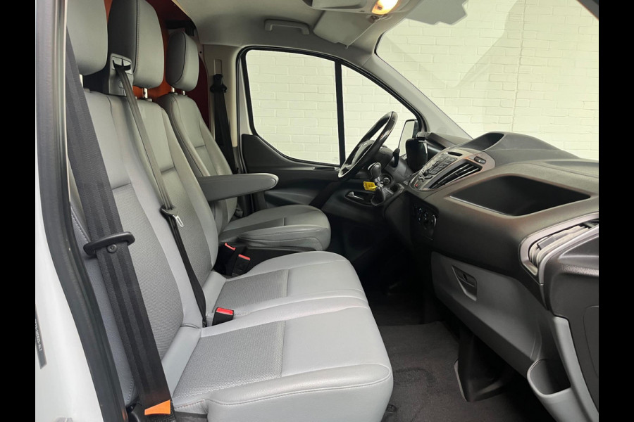 Ford Transit Custom 340 2.0 TDCI 131pk euro6 L2H1 Trend 3Persoons, Imperiaal, Achterklep, Omvormer v230, Trekhaak, RIJKLAARPRIJS!