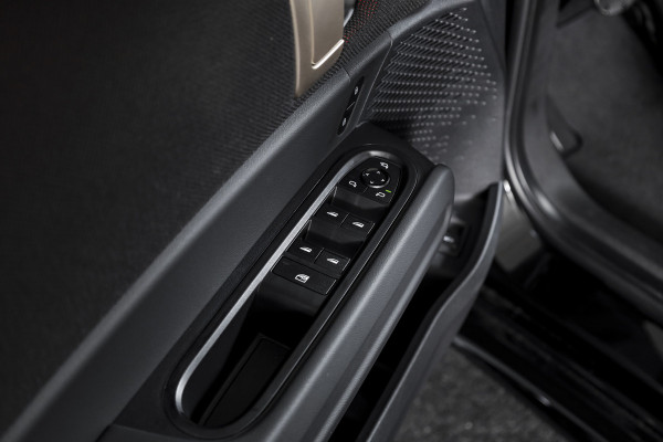 MINI Countryman 1.5 C John Cooper Works XL | S/K-Panodak | Dig. Cockpit | Adapt. Cruise | Elek. Stoel | Stoel-+Stuurverw. | Harman/Kardon |  PDC | 360 Camera | NAV + App. Connect | ECC | Elek. Klep. | Elek. Trekhaak | LM 20" | 7885