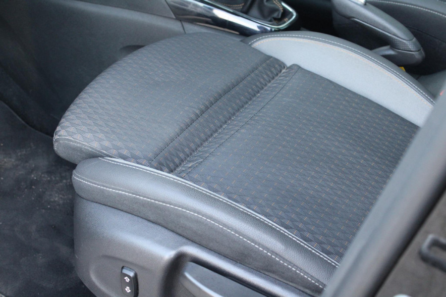 Opel Crossland X 1.2 Turbo Innovation | Trekhaak | Panorama Dak | Cruise Control | Climate Control | Navigatie | Opel Crossland X 1.2 Turbo Innovation | Trekhaak | Panorama Dak | Cruise Control | Climate Control | Navigatie |