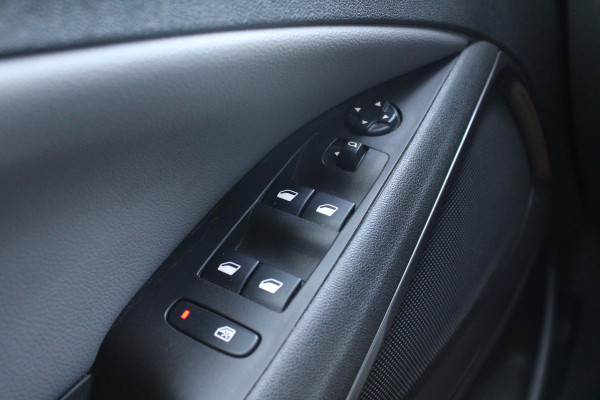 Opel Crossland X 1.2 Turbo Innovation | Trekhaak | Panorama Dak | Cruise Control | Climate Control | Navigatie | Opel Crossland X 1.2 Turbo Innovation | Trekhaak | Panorama Dak | Cruise Control | Climate Control | Navigatie |