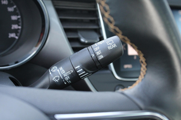 Opel Crossland X 1.2 Turbo Innovation | Trekhaak | Panorama Dak | Cruise Control | Climate Control | Navigatie | Opel Crossland X 1.2 Turbo Innovation | Trekhaak | Panorama Dak | Cruise Control | Climate Control | Navigatie |