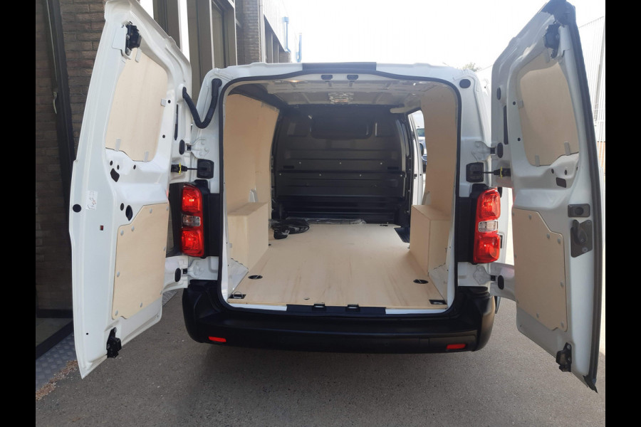 Citroën ë-Jumpy Club XL L3 50 kWh Airco Parkeersensors 3-Persoons Citroën ë-Jumpy Club XL L3 50 kWh Airco Parkeersensors 3-Persoons