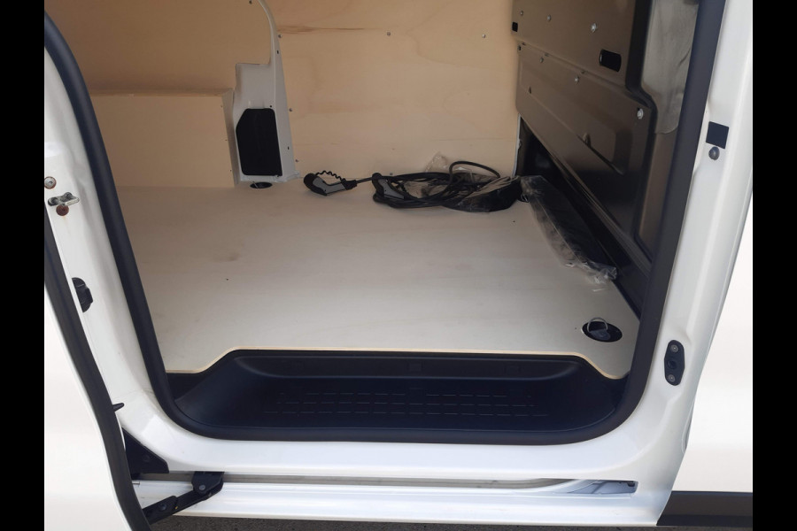 Citroën ë-Jumpy Club XL L3 50 kWh Airco Parkeersensors 3-Persoons Citroën ë-Jumpy Club XL L3 50 kWh Airco Parkeersensors 3-Persoons